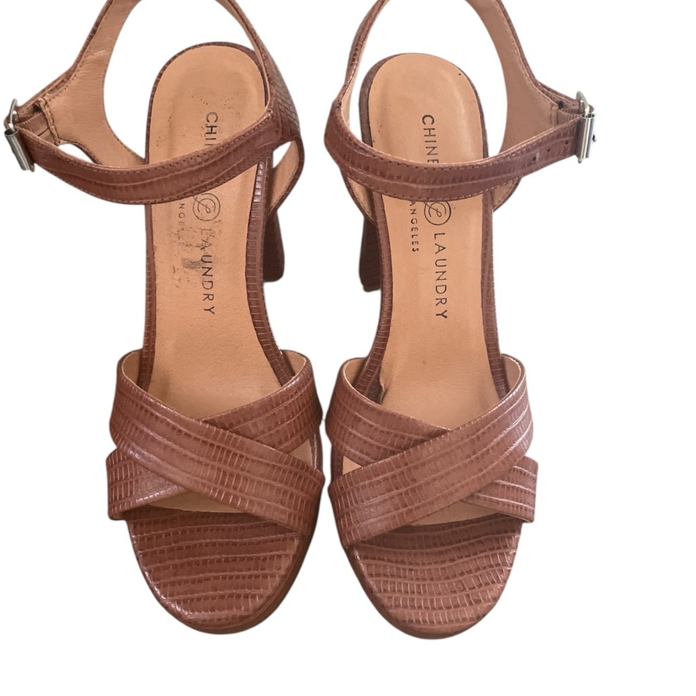 Chinese Laundry Tan Textured Heels size 8